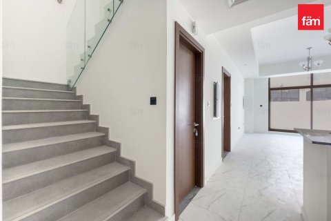 4 bedrooms Townhouse  No. 132118 12