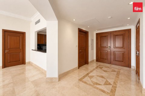 2 bedrooms Apartment in Palm Jumeirah, UAE No. 210582 8