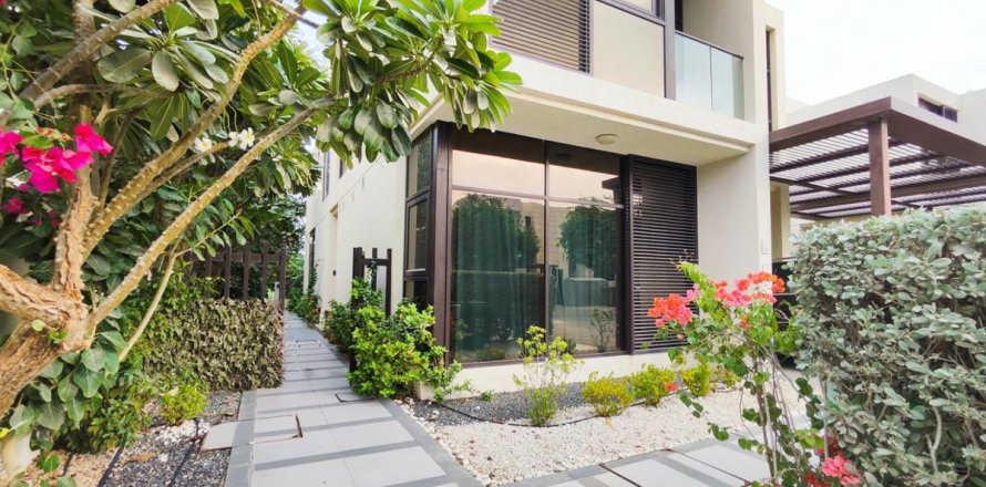 Villa de 6 chambres à Dubai, UAE No. 141496