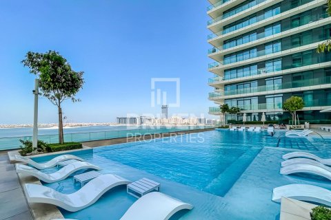 Квартира с 1 спальней в EMAAR Beachfront, ОАЭ №188571
