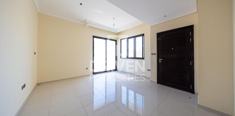Townhouse de 3 dormitorios en Dubai, UAE No. 188565