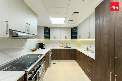 Квартира с 3 спальнями  №116900 17