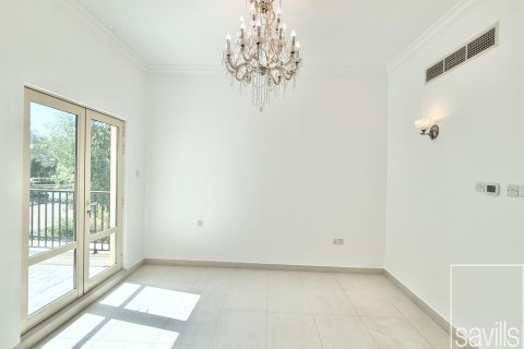 Villa de 4 dormitorios  No. 123666 12