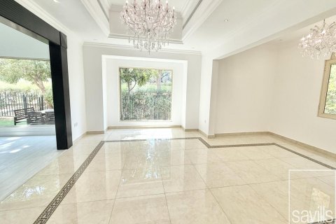 Villa de 4 dormitorios  No. 123666 3