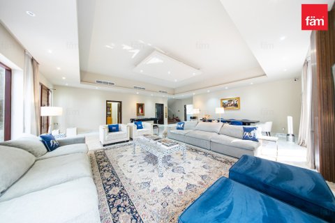 5 bedrooms Villa in Al Barsha, UAE No. 198631 10