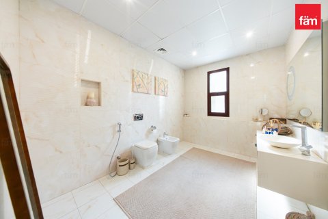5 bedrooms Villa in Al Barsha, UAE No. 198631 22