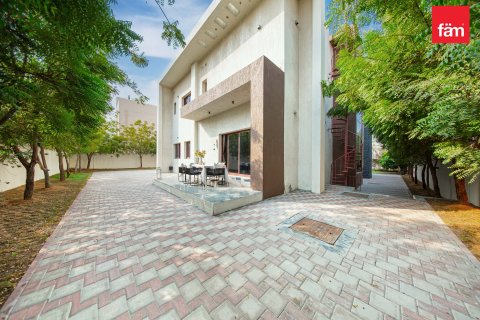 5 bedrooms Villa in Al Barsha, UAE No. 198631 4
