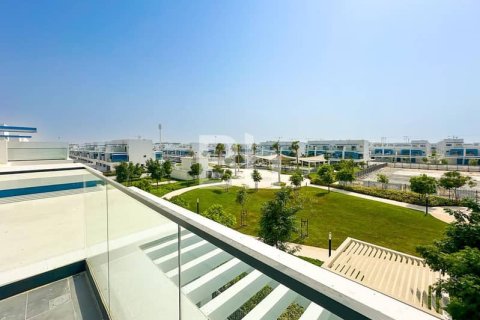 5 bedrooms Townhouse  No. 114647 2