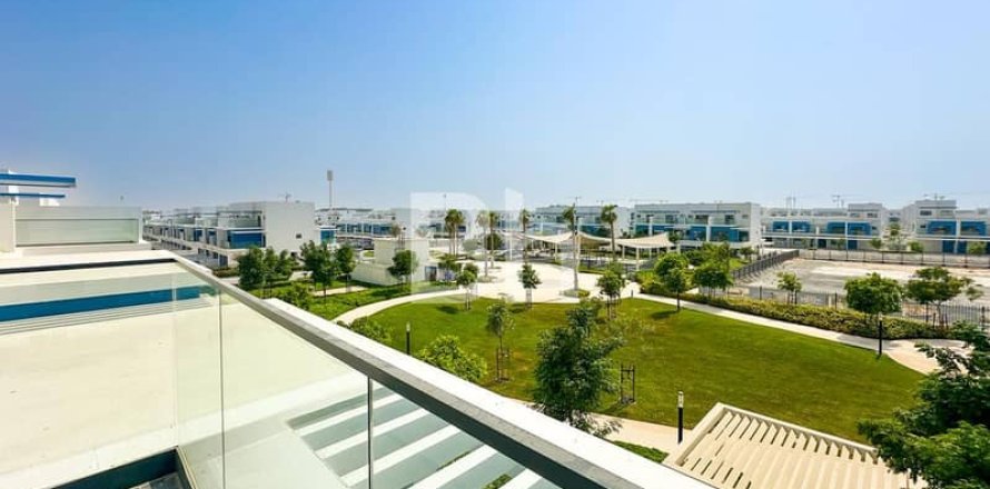 5 bedrooms Townhouse No. 114647