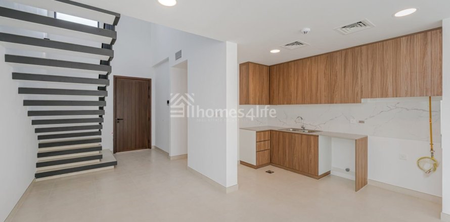 4 bedrooms Townhouse in Town Square, UAE No. 164937