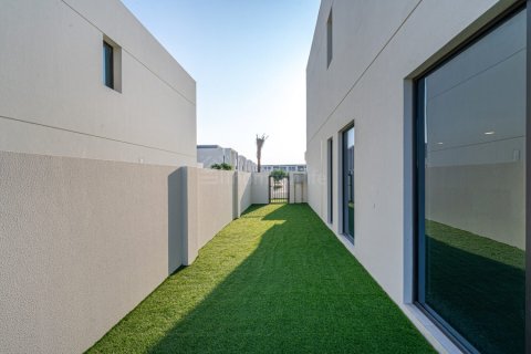 4 bedrooms Townhouse in Town Square, UAE No. 164937 4