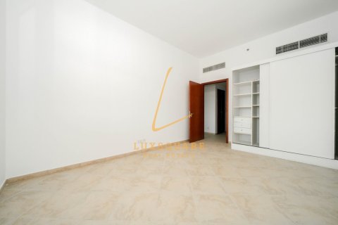 Квартира с 3 спальнями  №135120 15