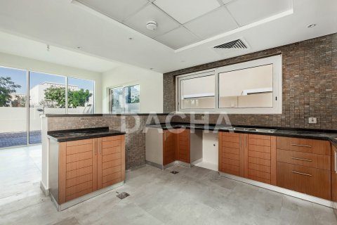 4 bedrooms Villa in Legacy Nova Villas, UAE No. 207772 10