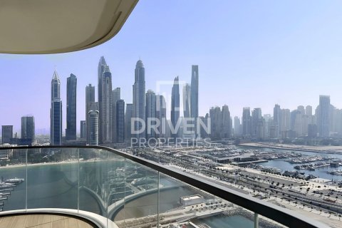 Квартира с 3 спальнями в EMAAR Beachfront, ОАЭ №193092 8