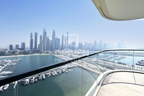 Квартира с 3 спальнями в EMAAR Beachfront, ОАЭ №193092 9