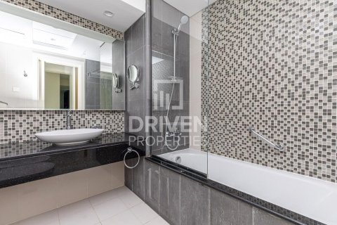 Квартира с 2 спальнями в Damac Maison The Distinction, ОАЭ №193091 19
