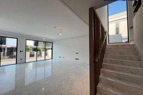 Villa de 4 dormitorios  No. 114141 28