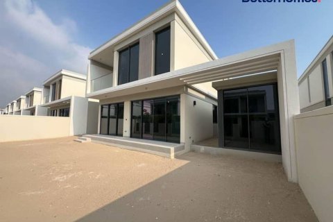 Villa de 4 dormitorios  No. 114141 3
