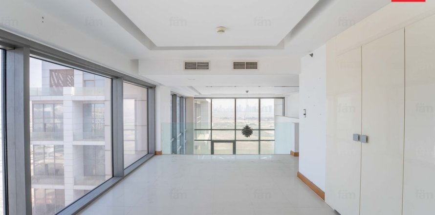 2 bedrooms Apartment in Dubai, UAE No. 166011