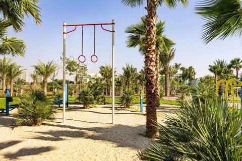 2 bedrooms Villa in Dubai, UAE No. 204810 9