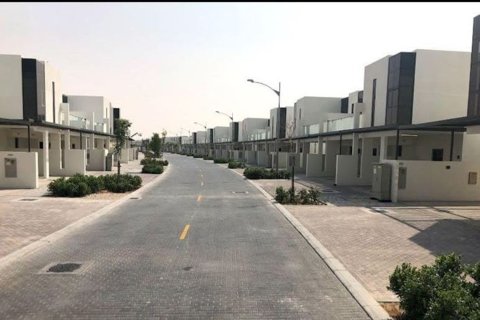 2 bedrooms Villa in Dubai, UAE No. 204810 6