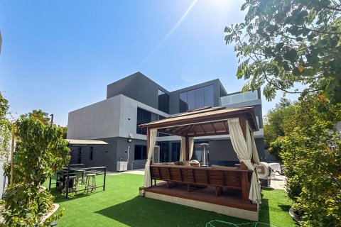 5 bedrooms Villa in Tilal City, UAE No. 204807 3