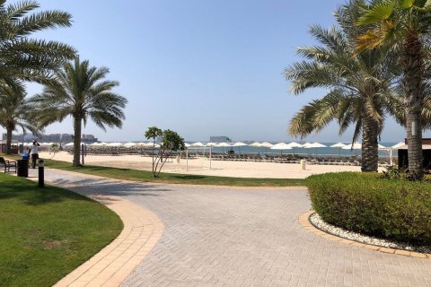 3 bedrooms Apartment in Ras Al Khaimah, UAE No. 183975 8