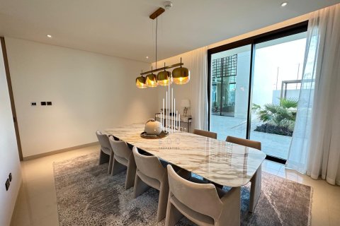 5 bedrooms Villa on the Saadiyat Island, UAE No. 73336 3