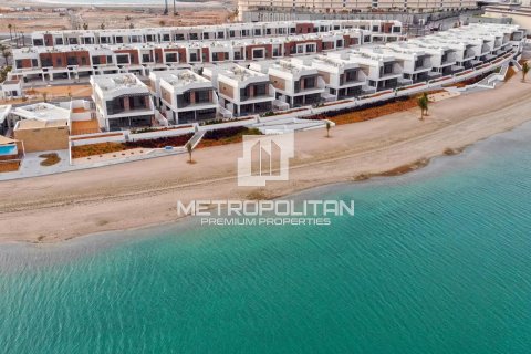 2 bedrooms Townhouse in Mina Al Arab, UAE No. 9977 1