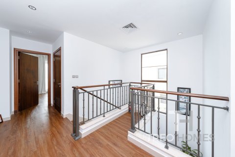 Villa de 5 dormitorios en Casa, UAE No. 80316 9