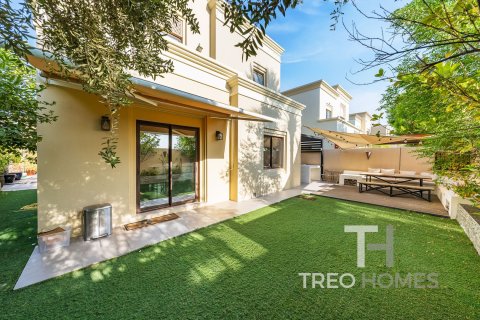 Villa de 5 dormitorios en Casa, UAE No. 80316 15