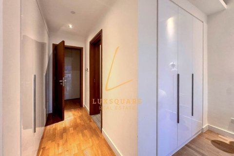 4 غرف نوم شقة رقم 134505 12