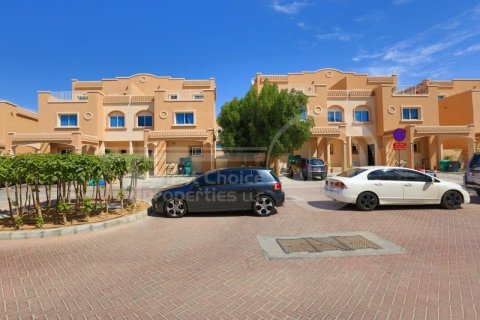 Villa de 2 dormitorios en Al Reef, UAE No. 172403