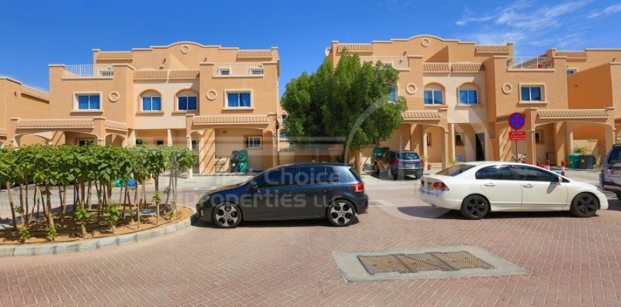 Villa de 2 dormitorios en Al Reef, UAE No. 172403