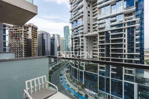 2 bedrooms Apartment in Business Bay, UAE No. 193339 6