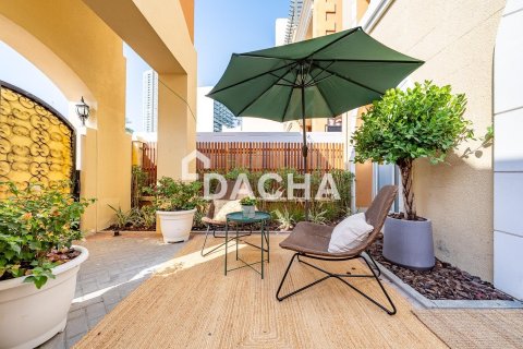 4 bedrooms Villa in District 15, UAE No. 186091 3