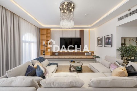 4 bedrooms Villa in District 15, UAE No. 186091 5