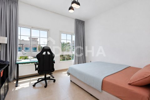 2 bedrooms Villa in Jumeirah Village Triangle, UAE No. 186097 14