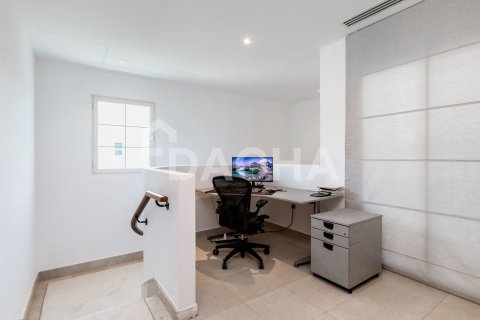 2 bedrooms Villa in Jumeirah Village Triangle, UAE No. 186097 13