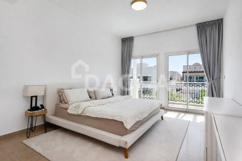 2 bedrooms Villa in Jumeirah Village Triangle, UAE No. 186097 17