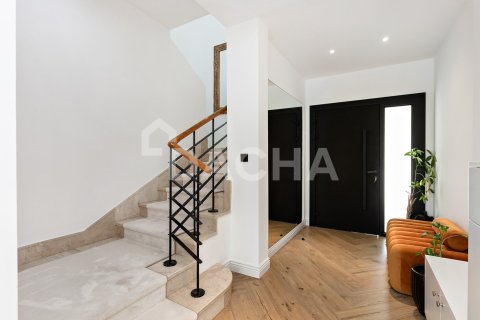 2 bedrooms Villa in Jumeirah Village Triangle, UAE No. 186097 12