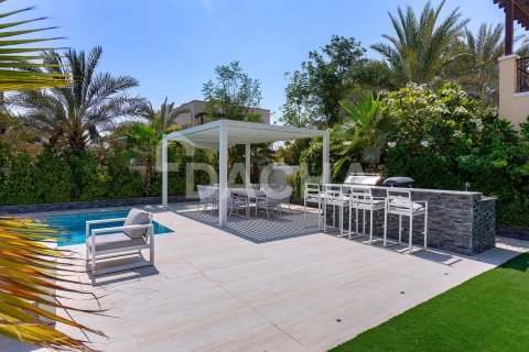 2 bedrooms Villa in Jumeirah Village Triangle, UAE No. 186097 28