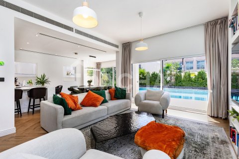 2 bedrooms Villa in Jumeirah Village Triangle, UAE No. 186097 4