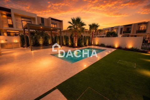 Villa de 4 dormitorios en EMAAR South, UAE No. 165722 3