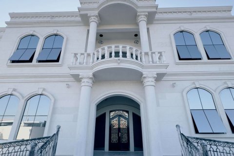 8 bedrooms Villa in Seih Al Uraibi, UAE No. 184300 4