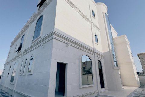 8 bedrooms Villa in Seih Al Uraibi, UAE No. 184300 2