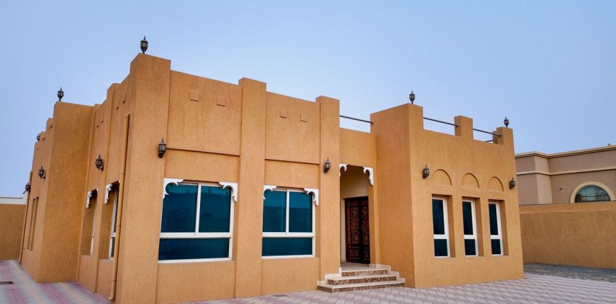 3 bedrooms Villa in Al Dhait, UAE No. 184297