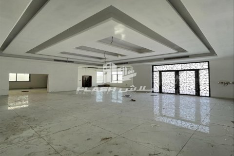 5 bedrooms Villa in Ras Al Khaimah, UAE No. 184299 9