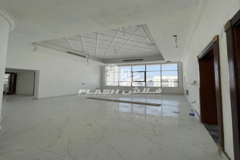 5 bedrooms Villa in Ras Al Khaimah, UAE No. 184299 5