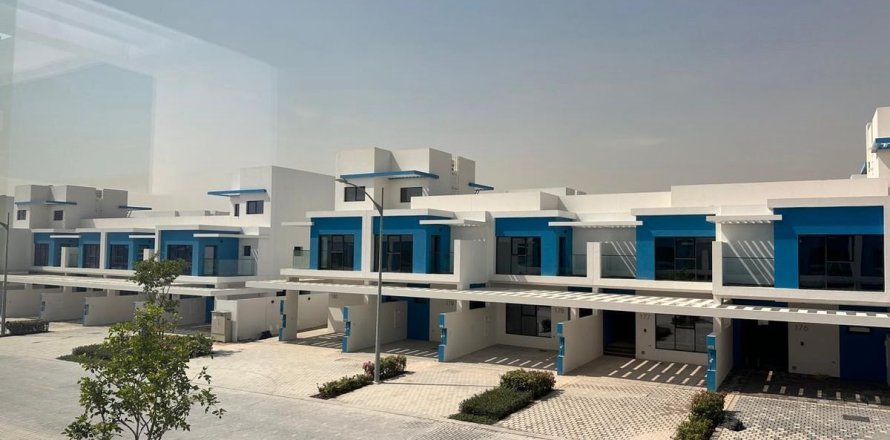 Townhouse de 4 dormitorios en Dubai, UAE No. 166478